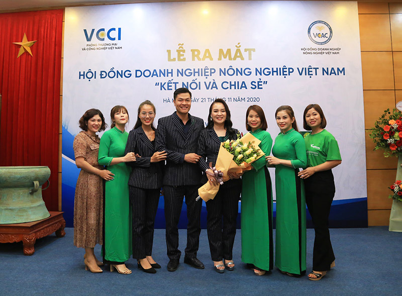 Vợ chồng doanh nhân Phạm Quang Trường và Nguyễn Thị Diễm Hằng