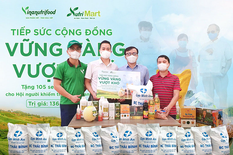 Nutri Mart trao tặng hơn 100 phần quà cho Hội người mù quận Thanh Xuân