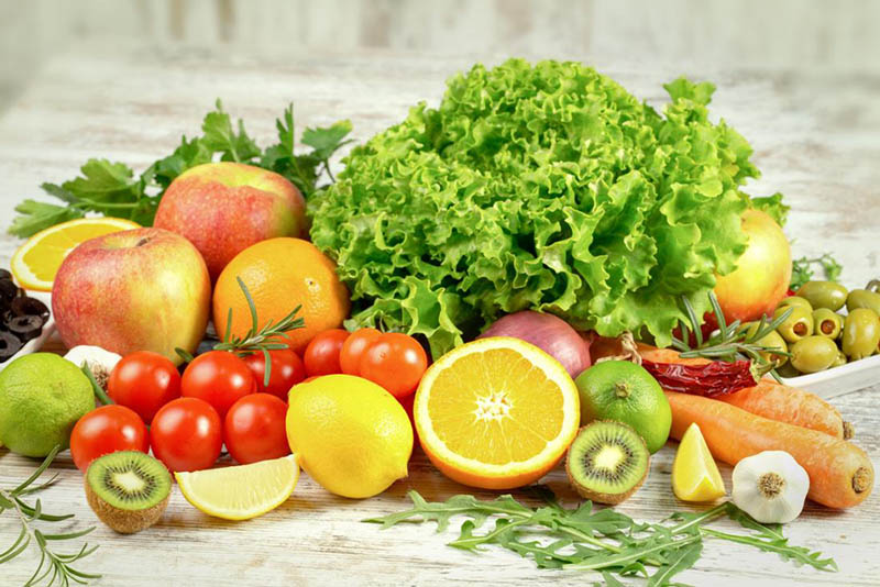 Vitamin và khoáng chất có nhiều trong rau xanh, trái cây