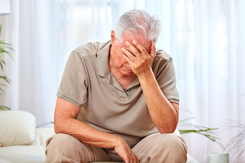Có nhiều nguyên nhân gây ra chứng chóng mặt ở người cao tuổi
